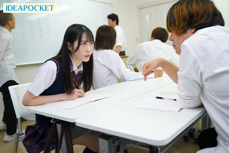 バレたら退学！！でも断れない！！絶対に見つかっちゃいけない学校内で声我慢こっそりFuck 鈴乃ウト