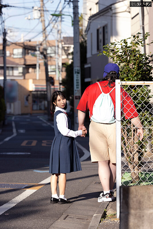 ヨッちゃんはバカじゃないもん！ちょっと性欲が我慢できないだけ…大っきなお兄ちゃんの押しつぶしピストンでマ○コぶっ壊される妹 由良かな