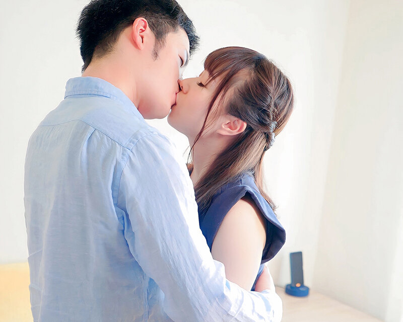 素人モニタリング 初めて会って即キス！！一体どうなっちゃうのか？と思いきやキスの威力で即堕ちする女子続出！一般男女の生態観察12名